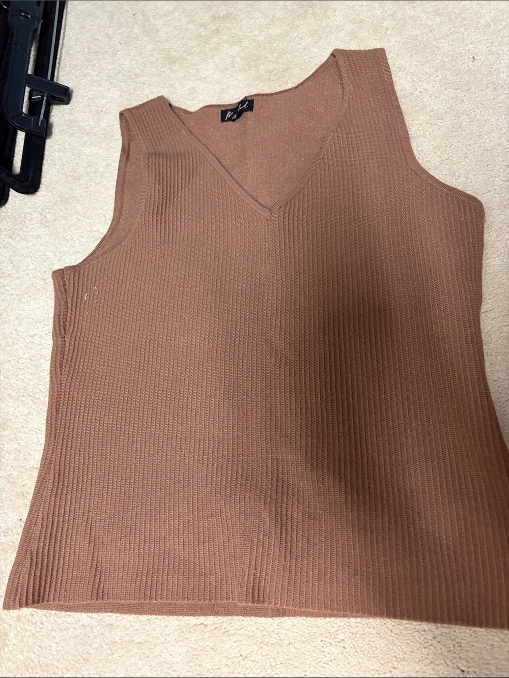 Marled Sleeveless V-Neck Ribbed Knit Tank in Brown